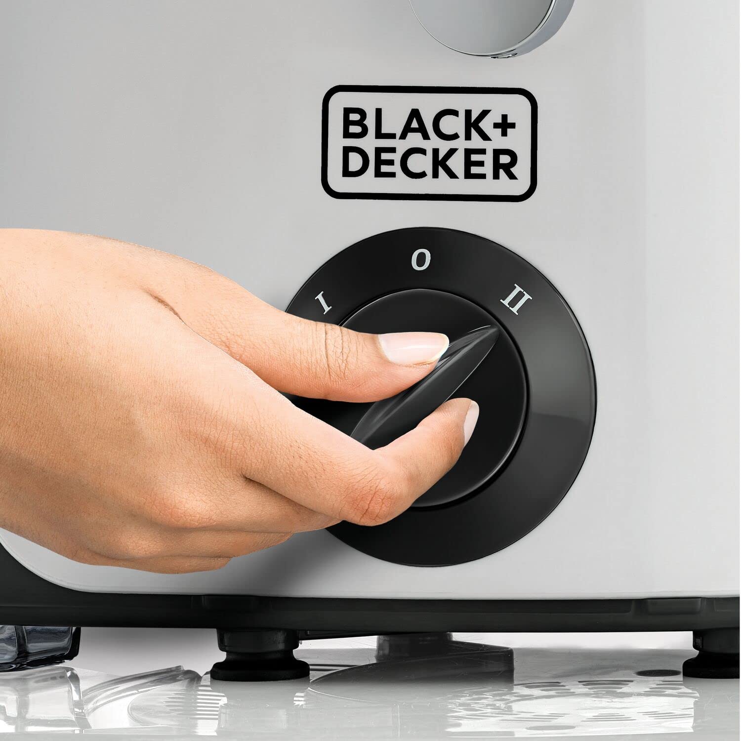 Black & Decker Juicer Extractor, 800W Power with Copper Motor, 500ml Juice collector, 1.5L Large pulp container, 2 Speed Control عصارة بلاك + ديكر نحاسية لاستخراج العصير 800 واط بوعاء ستانلس ستيل 1.5 لتر باعدادات سرعة متنوعة Black & Decker Juicer Extractor, 800W Power with Copper Motor, 500ml Juice collector, 1.5L Large pulp container, 2 Speed Control عصارة بلاك + ديكر نحاسية لاستخراج العصير 800 واط بوعاء ستانلس ستيل 1.5 لتر باعدادات سرعة متنوعة
